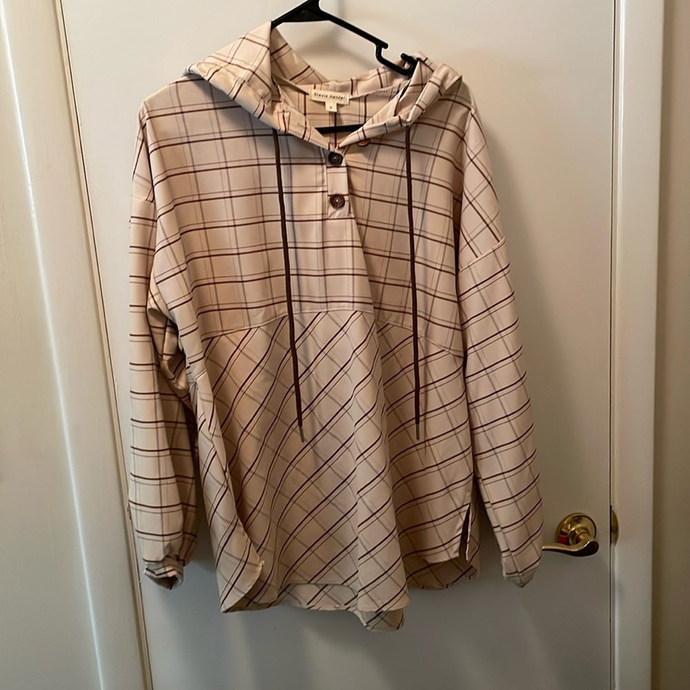 Stevie Hender Hooded Pullover with Cream and Brown Checkered Patterns